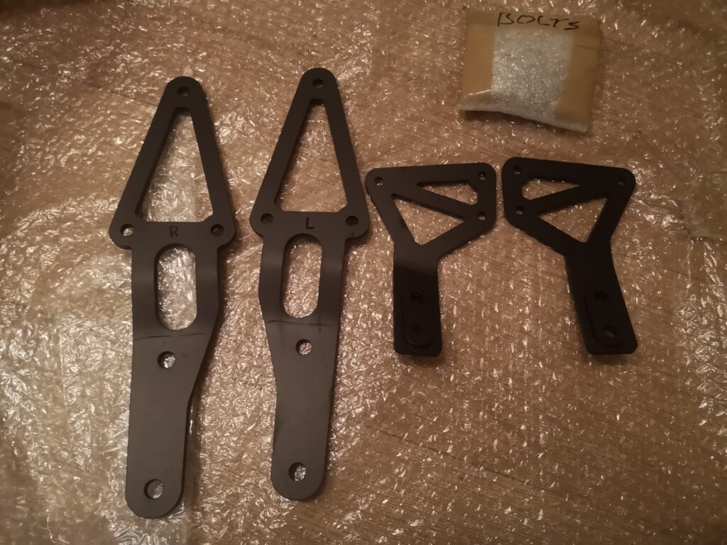 MR2 katuse kinnitused