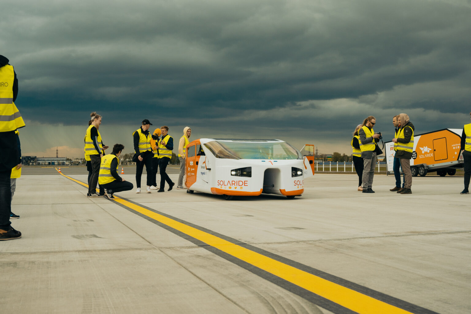 Solaride päikeseauto kängurumaal