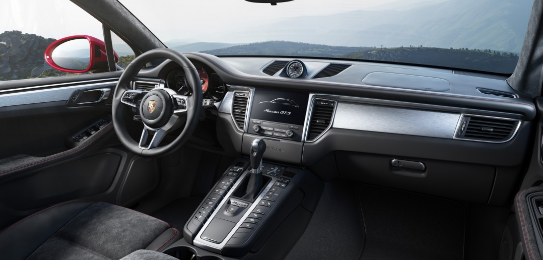 Macan GTS salongi sisevaade: mugav, intuitiivne, kaasaegne, kergelt omandatav.