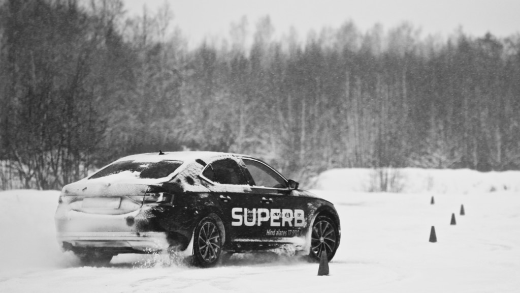 Libedaga sõit Superb
