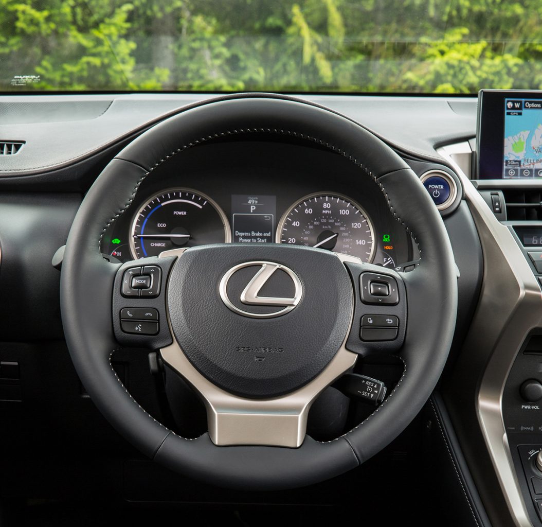 Lexus_NX_300h_driver_seat