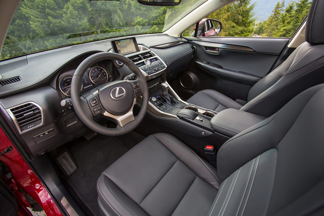Lexus_NX_300h_interior2
