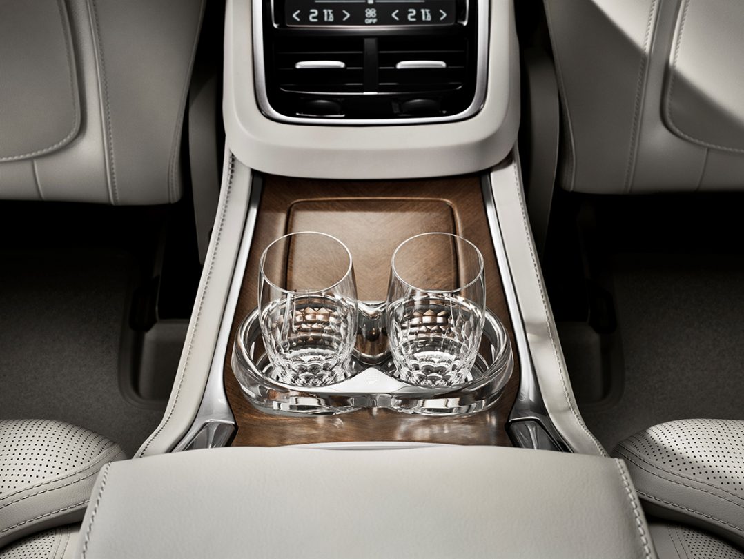 Volvo XC90 Excellence - interior