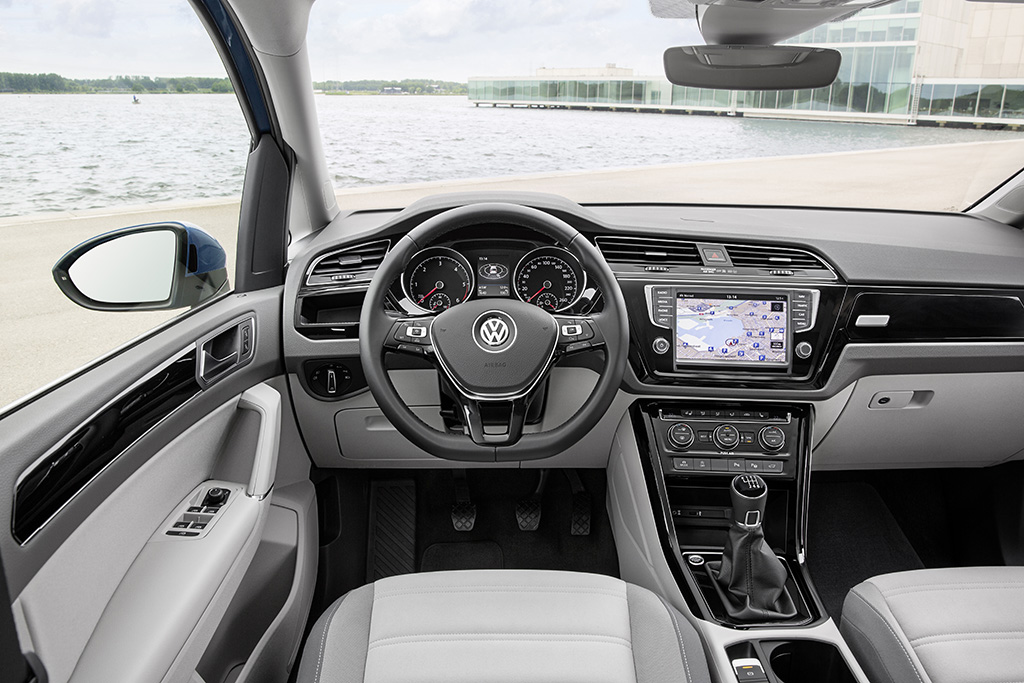 VW Touran : selline vaade avaneb juhi töökohal
