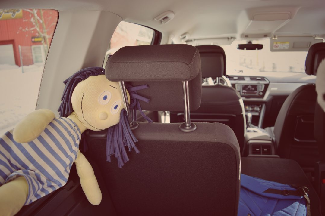 Volkswagen Touran, salongi sisevaade tagant ettepoole