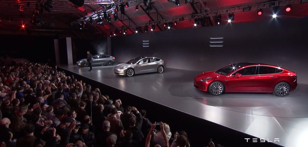 3 Model 3 külg