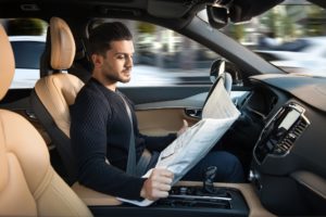 Volvo isesõitev auto