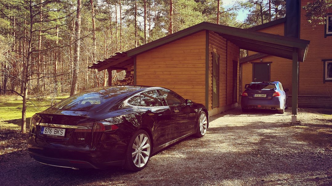 Tesla ja STI
