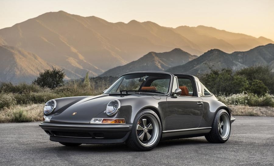 Hall Porsche