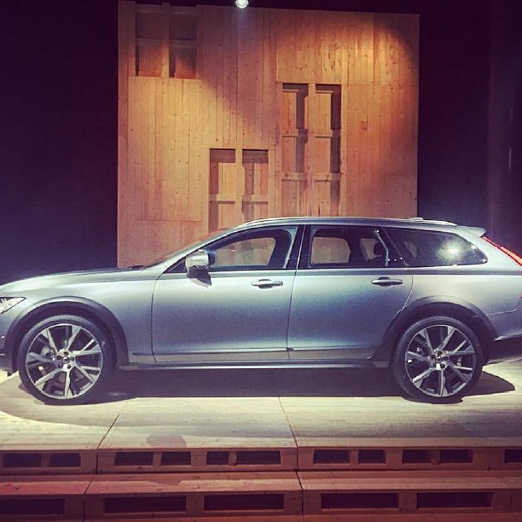 volvo v90 cross country