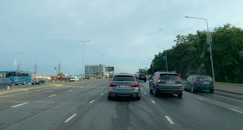 mis värvi sõiduauto