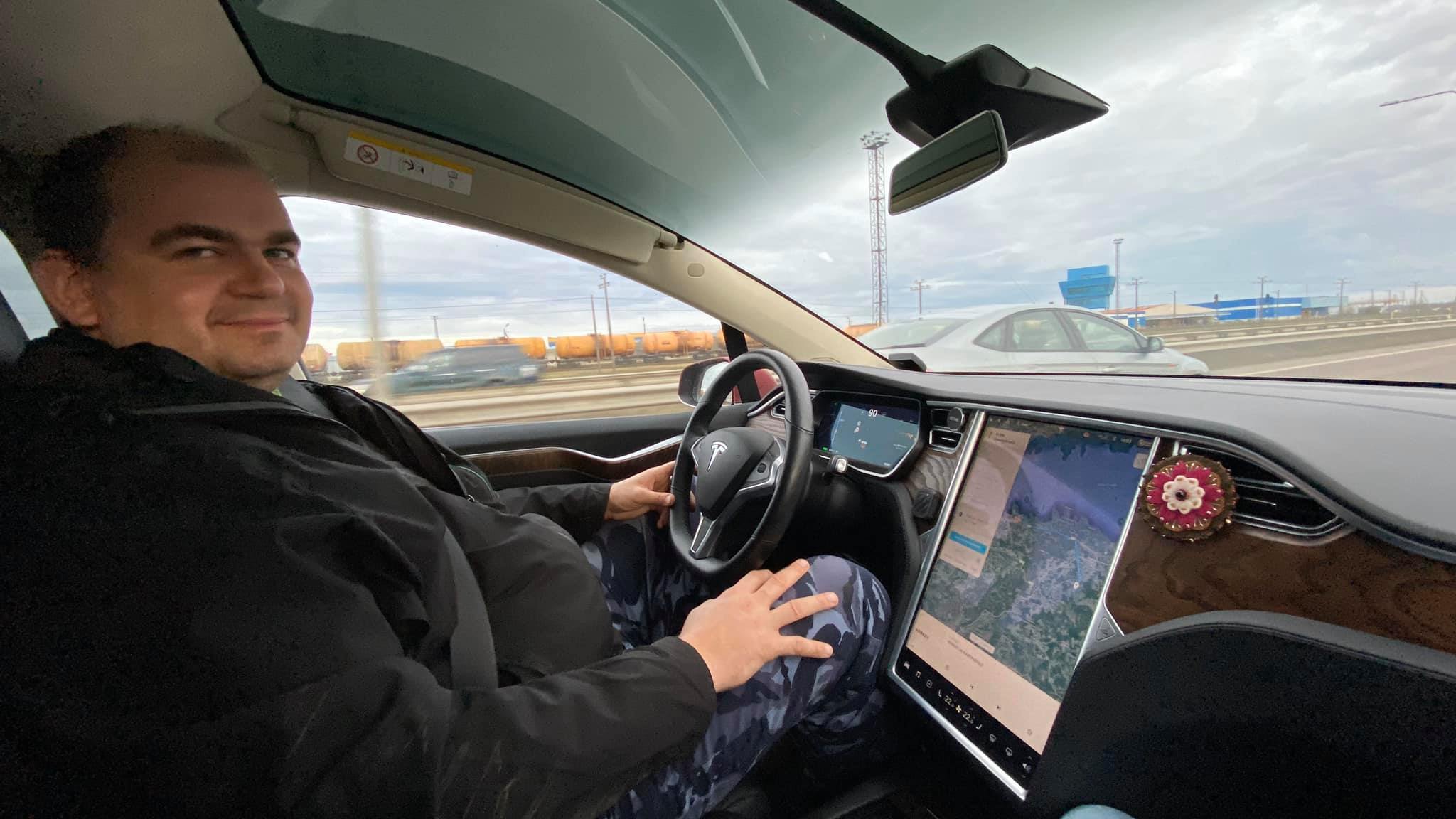 onu raiu tesla model x