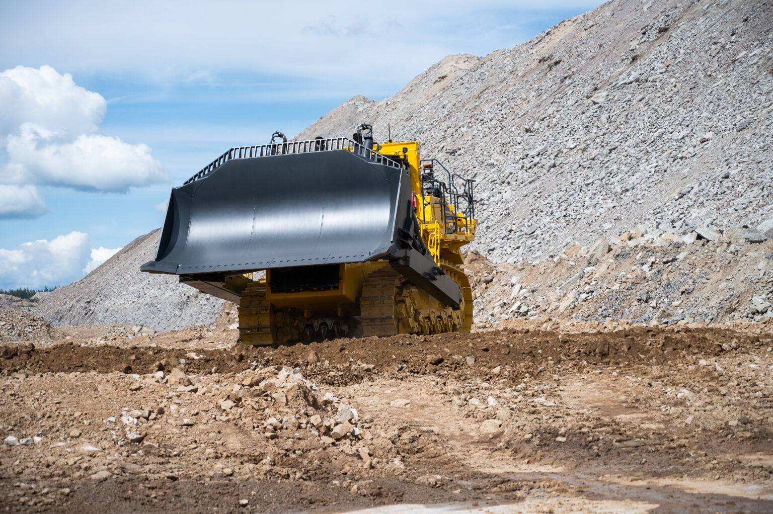 narva karjääris komatsu