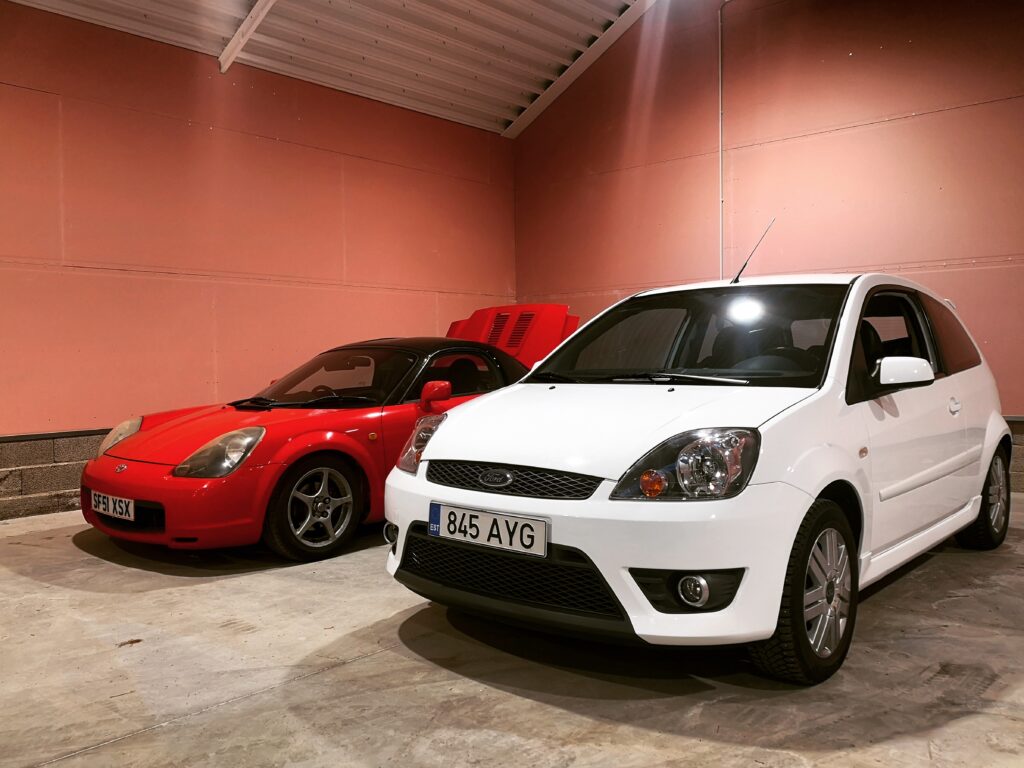 MR2 Spyder ja Fiesta ST