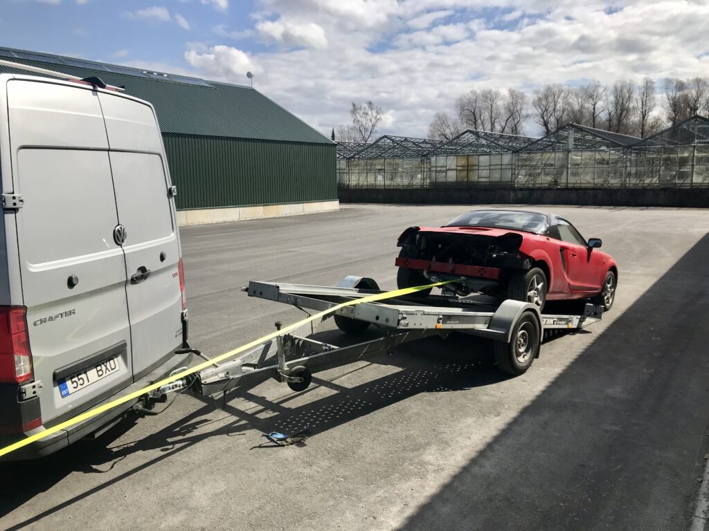 Tiki treiler MR2