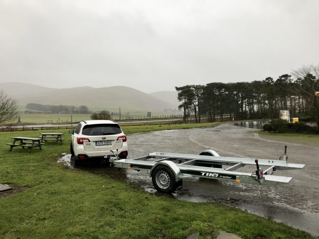 Tiki treiler Subaru Outback