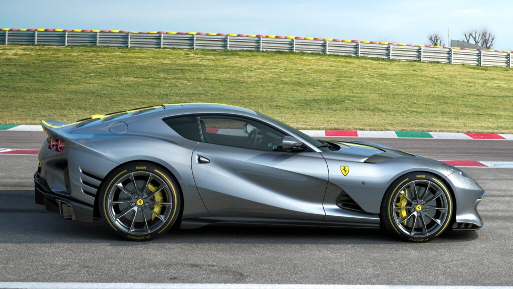 Ferrari 812 Superfast erimudel
