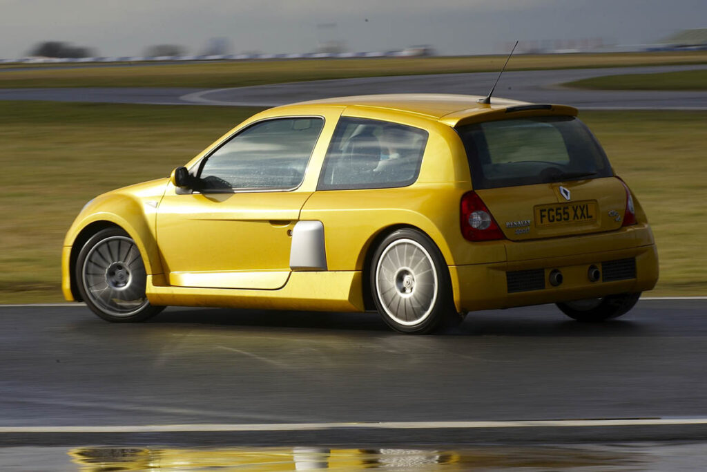 Renault Clio V6