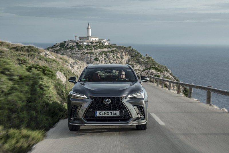 Lexus NX 2021