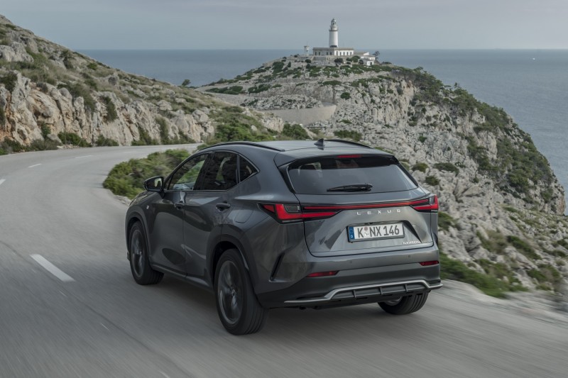 Lexus NX 2021