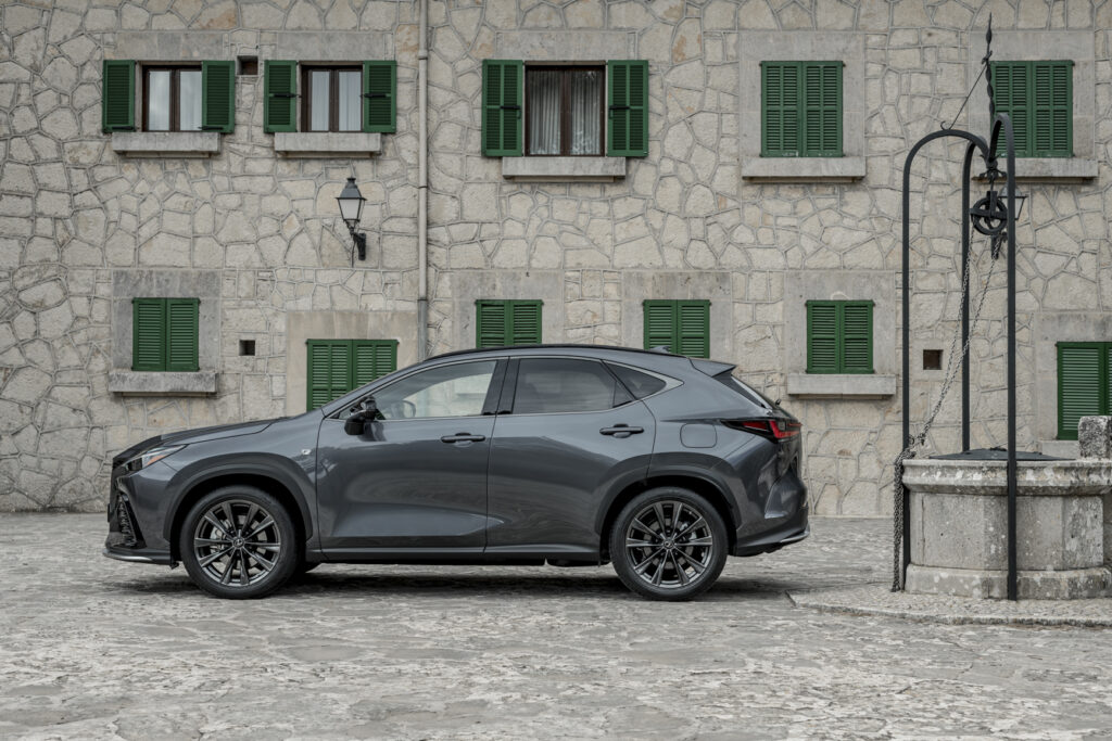Lexus NX 2022