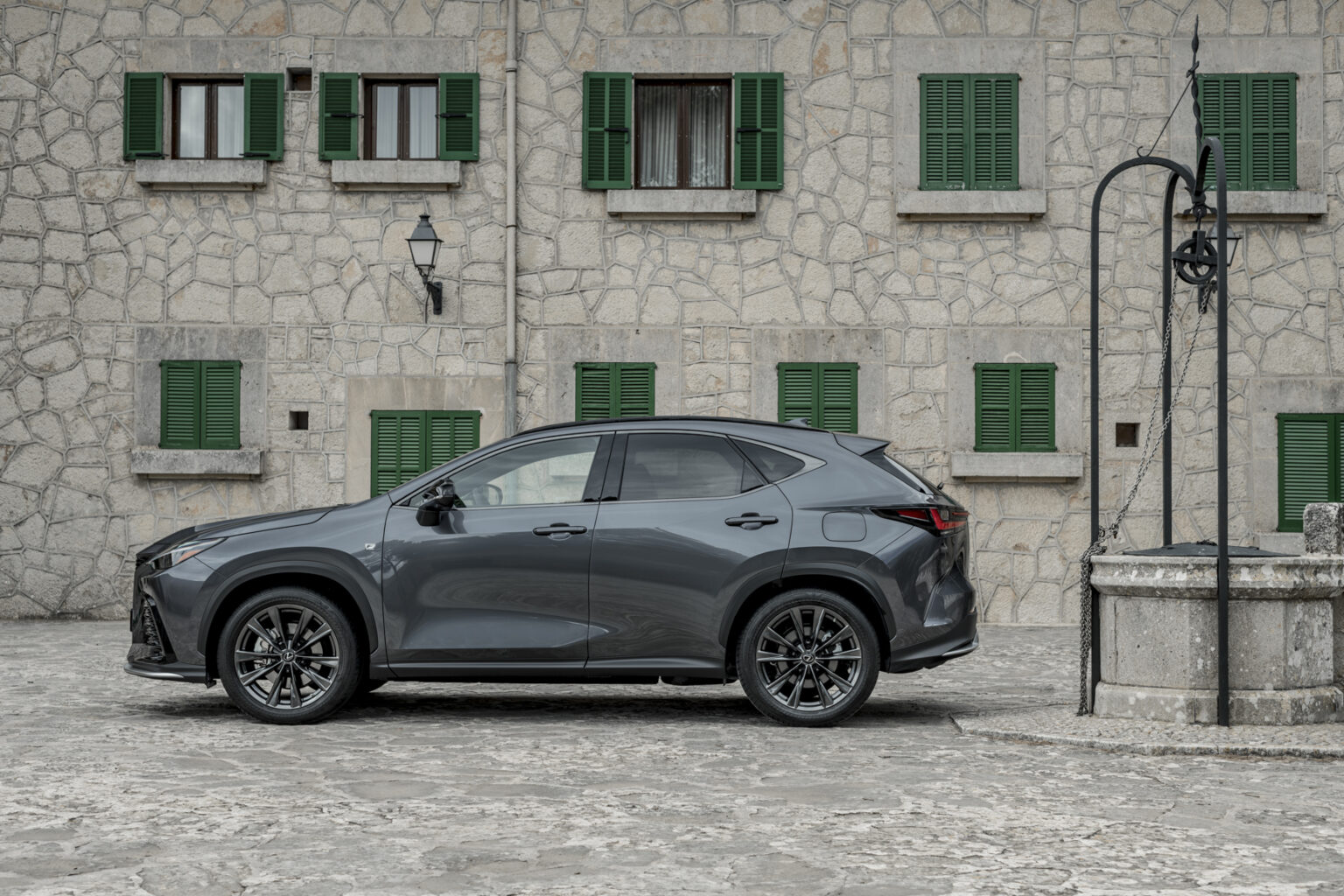 Lexus NX 2022
