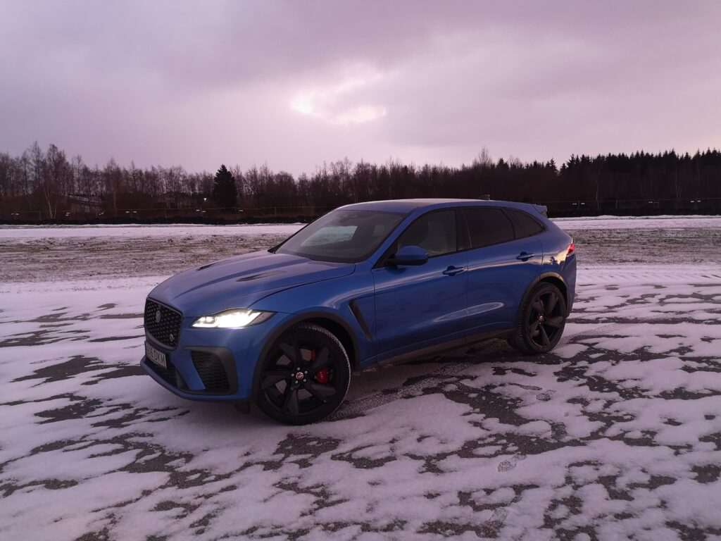 Jaguar F-Pace SVR