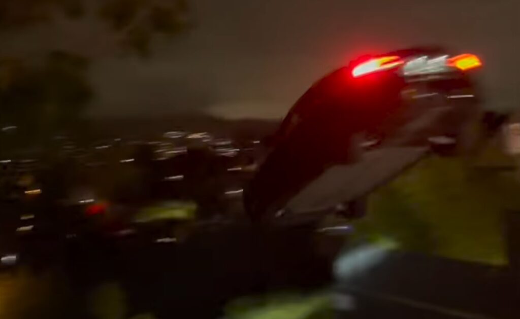 Lendav Tesla