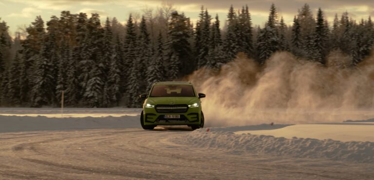 Enyaq iV jäädrift