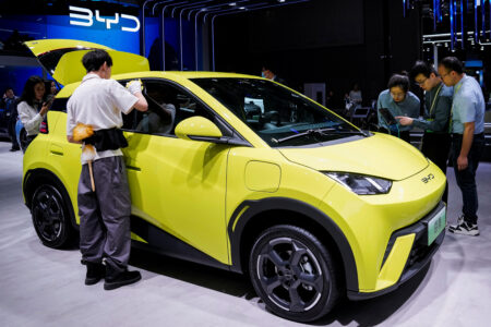 BYD Seagull Shanghai autonäitusel, Reuters