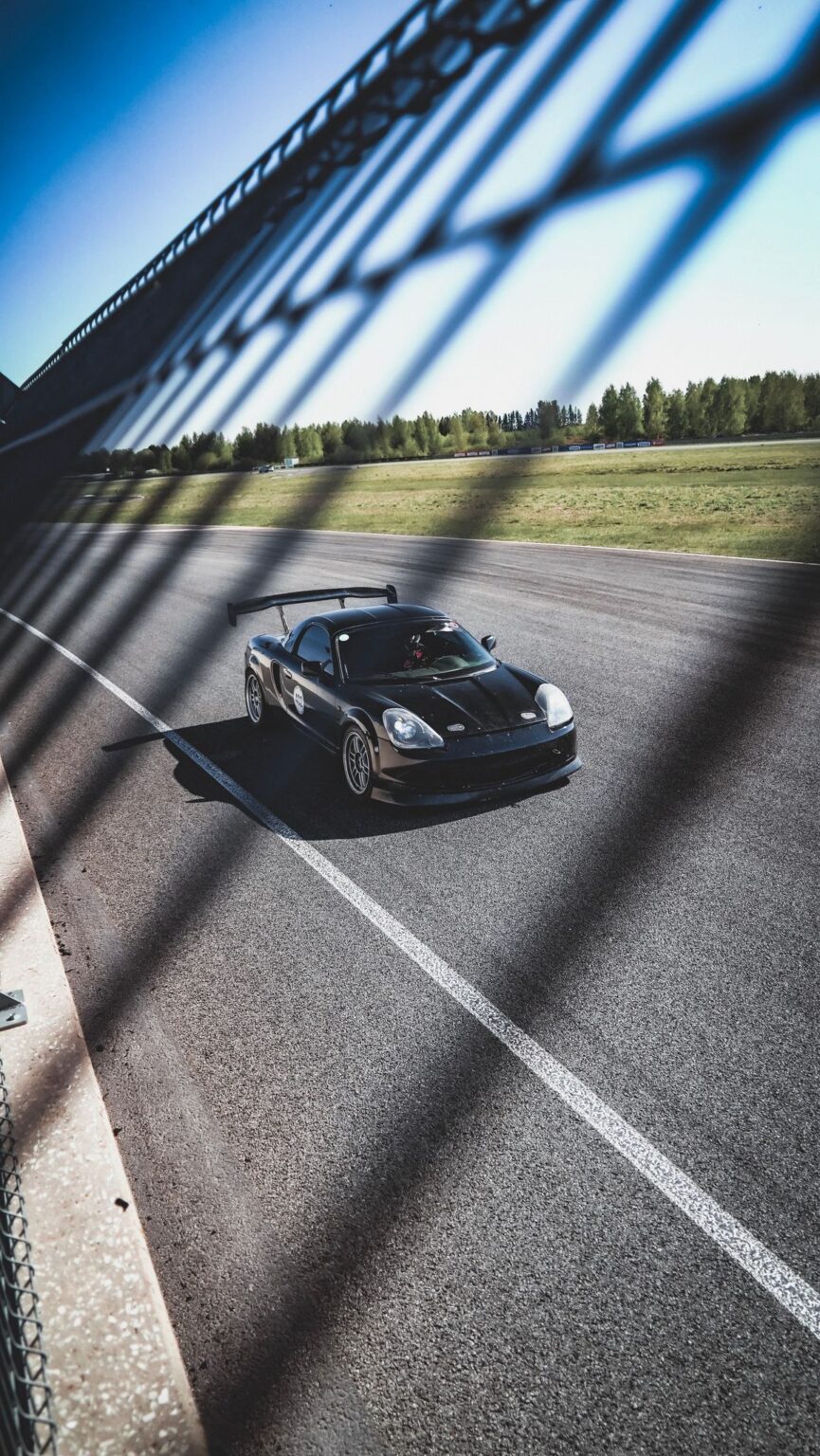 Must MR2 Spyder, Dan Grišin