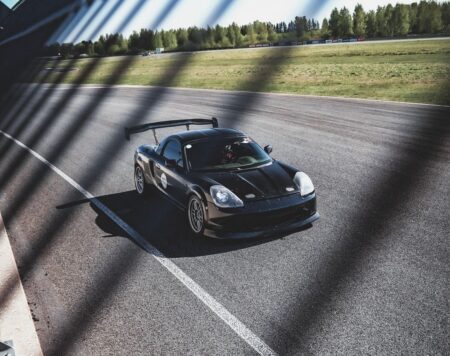 Must MR2 Spyder, Dan Grišin