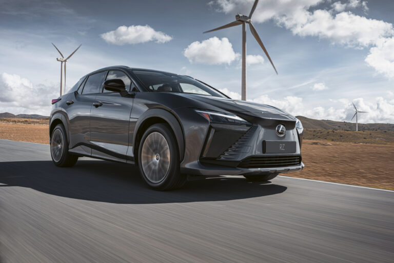 Lexus RZ