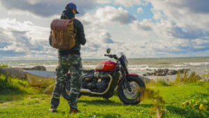Kuldse joonega Triumph Bobber: Miks nii vähe räägitakse bobberitest?! triumph bobber