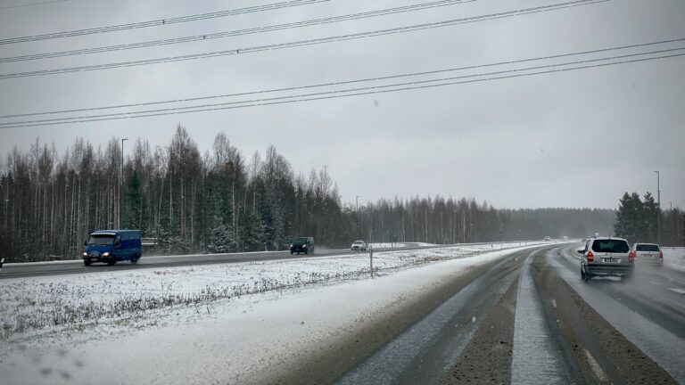 Appi, teel on lumi ja löökaugud! ehk vinguviiulite võidukäik vinguviiulite voidukaik