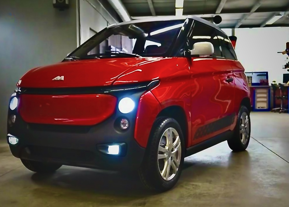isamaaline väikeelektriauto amberauto L7