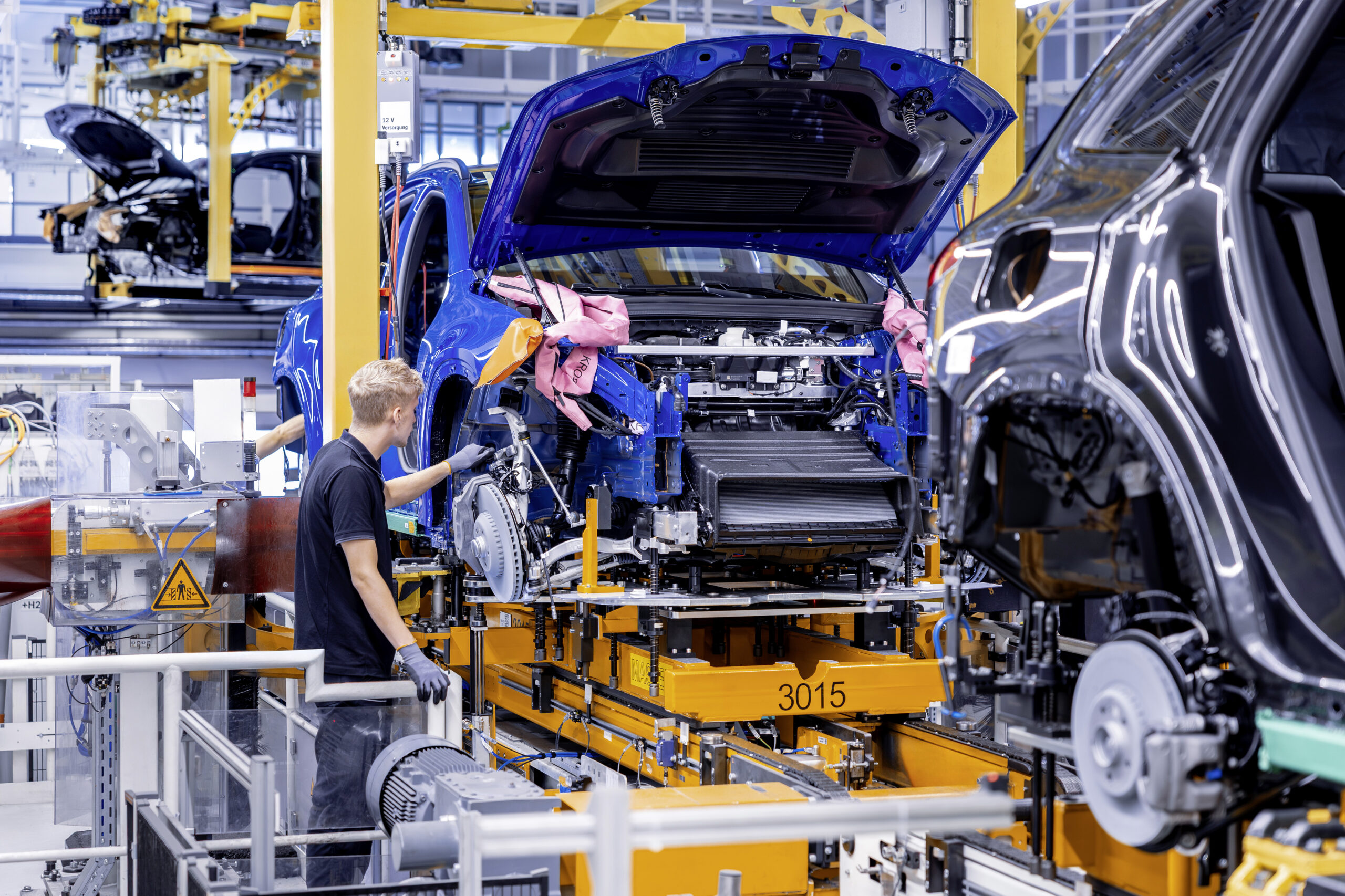Mercedes-Benz tehas, koosteliin