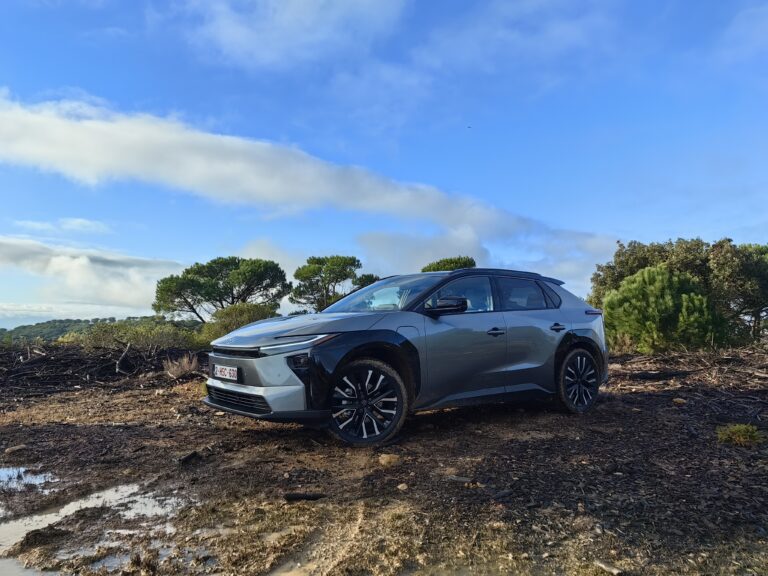Pilk peale, käsi külge: uuendatud Toyota bZ4X