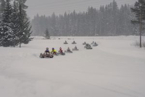 Laitse jääkardirada, Kelly Tikkop