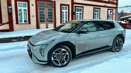 Uus KIA EV4 Konkurentidega võrreldes kõrgtase