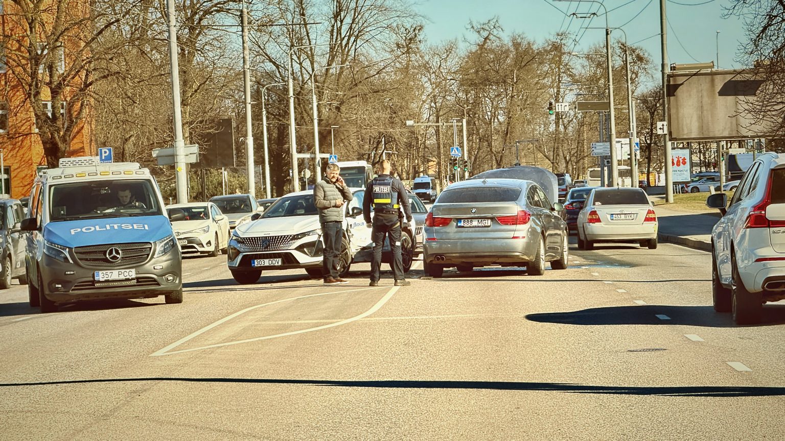 Liikluskindlustuse Fondi tänavu I kvartali statistika on masendav: keskmiselt registreeriti 119 kindlustusjuhtumit päevas