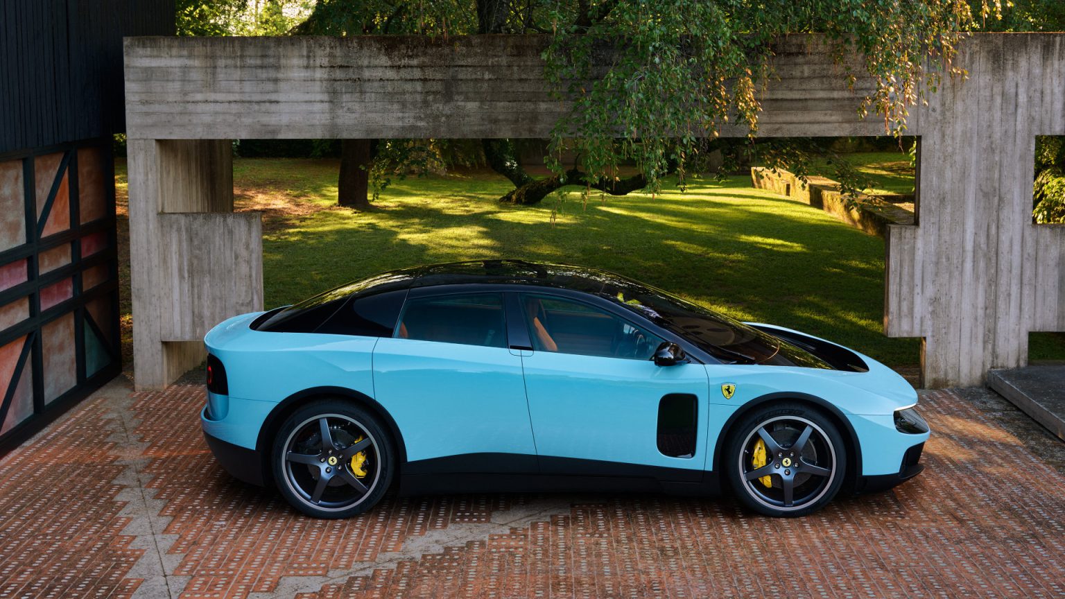 Ferrari Luce ehk Kuidas olla valel ajal täiesti vales kohas UUS LUGU Kuidas olla valel ajal täiesti vales kohas