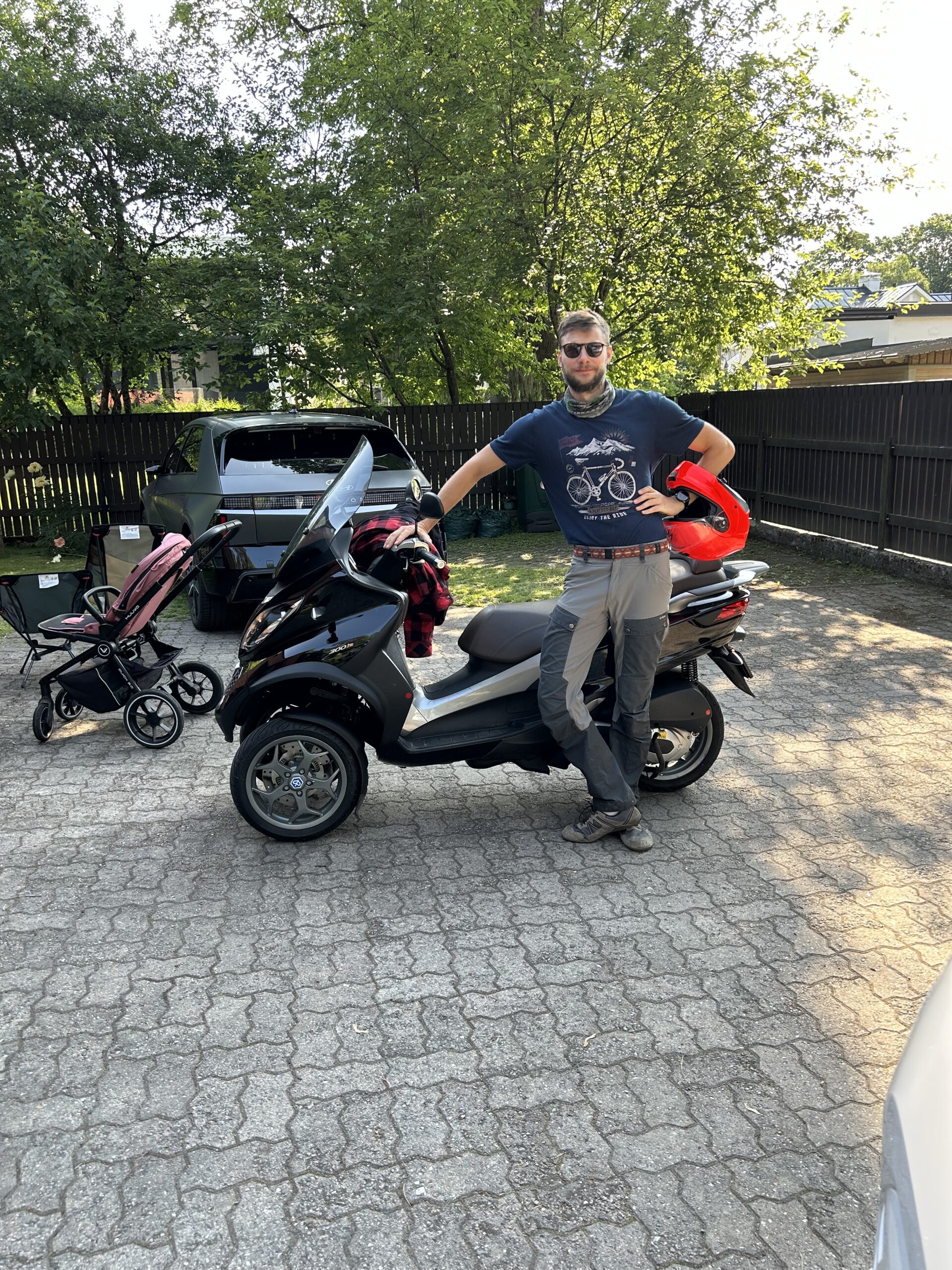 Loo autor Kaspar Komissarov ja tripipill Piaggio MP3